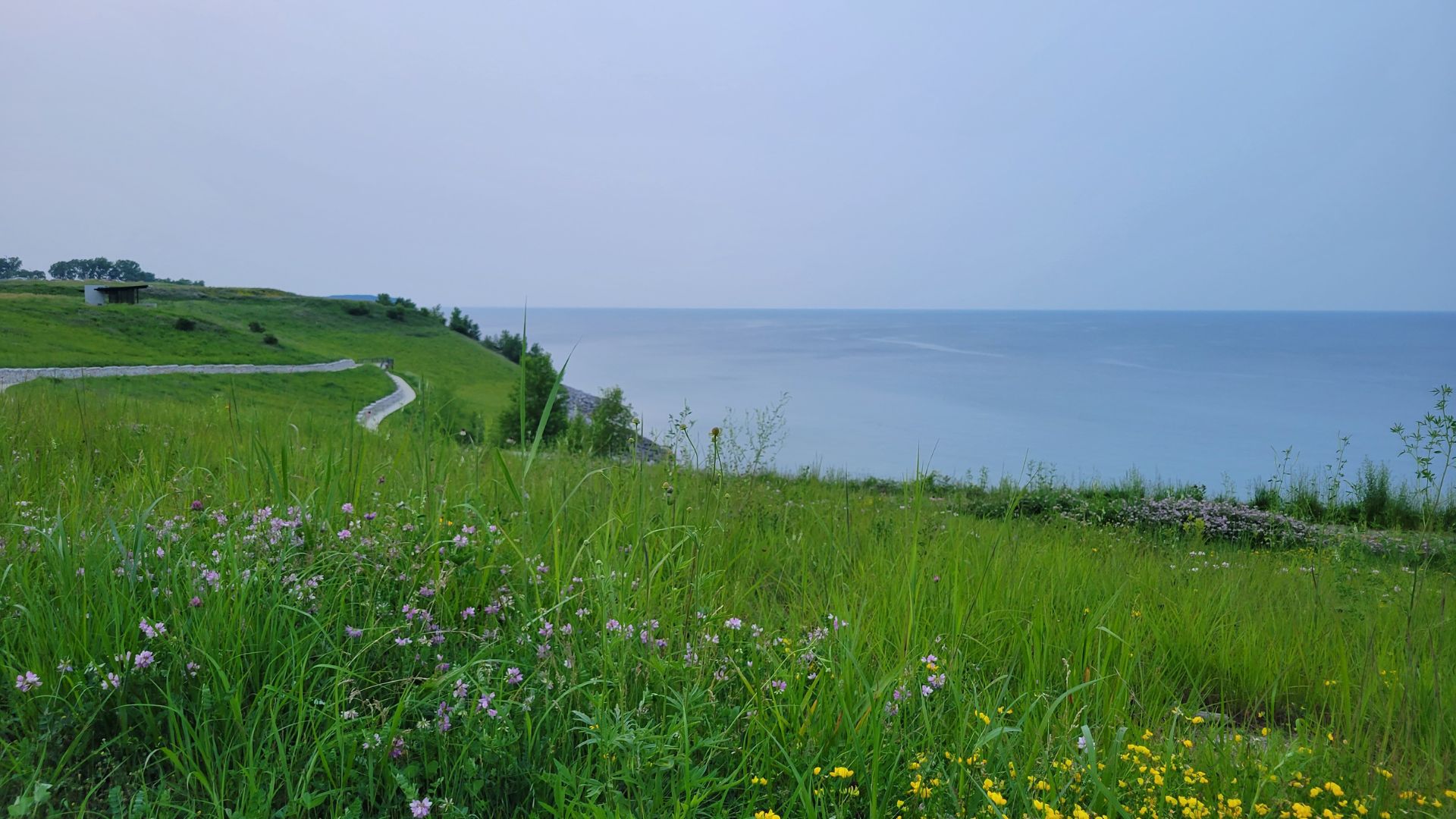 Bender Park hiking trail at Lakeshore Commons