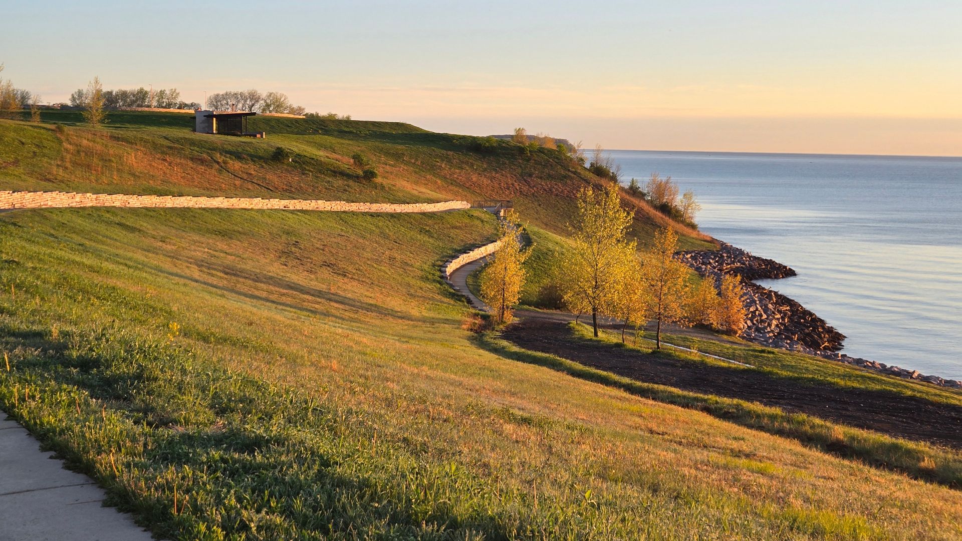 Lake Vista Park trail overlooking Lake Michigan